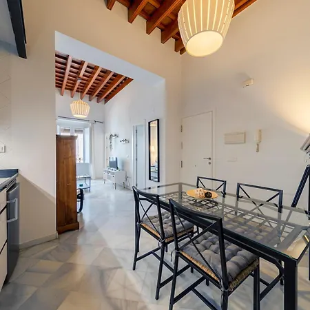 Arco Del Postigo Apartment *